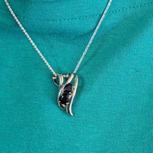 Sapphire and white gold nexklace